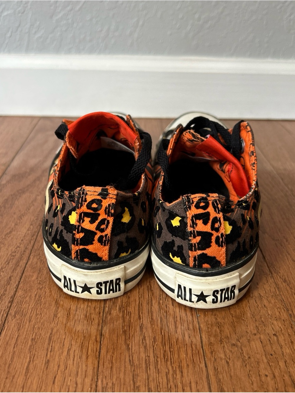 Converse Thundercats Cheetara Sneakers Shoes Women’s Size 7.5 Black Orange - Picture 11 of 11
